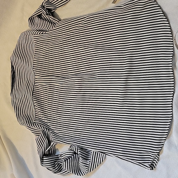 Apt. 9 Black White Striped Button-down Blouse XS Mint Condition - Picture 7 of 7
